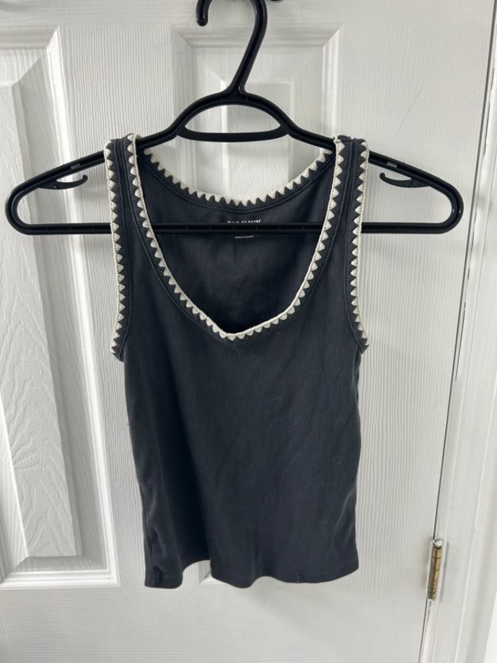 Old Navy Embroidered Fitted Tank Top Dark Grey, Size XS